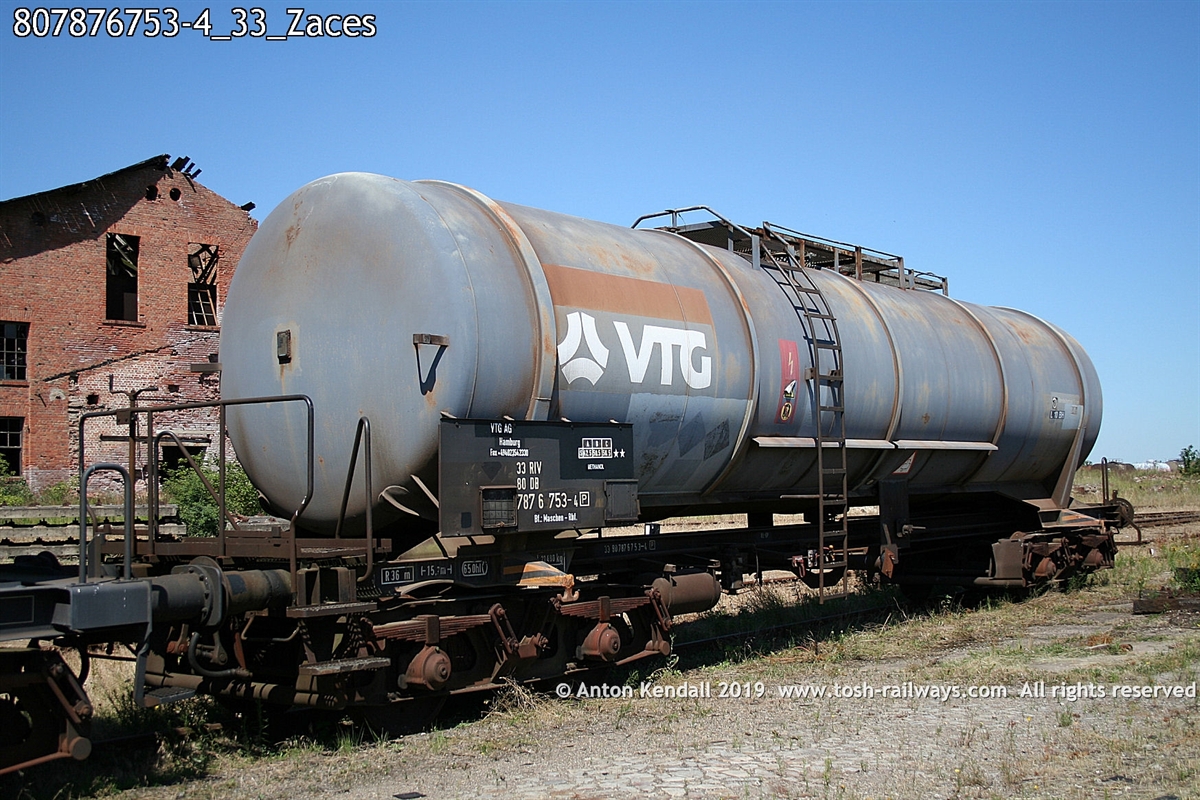 807876753-4_33_Zaces.jpg